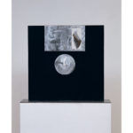 Flopy | 1998 | Gránit, alumínium | 60x60x15 cm